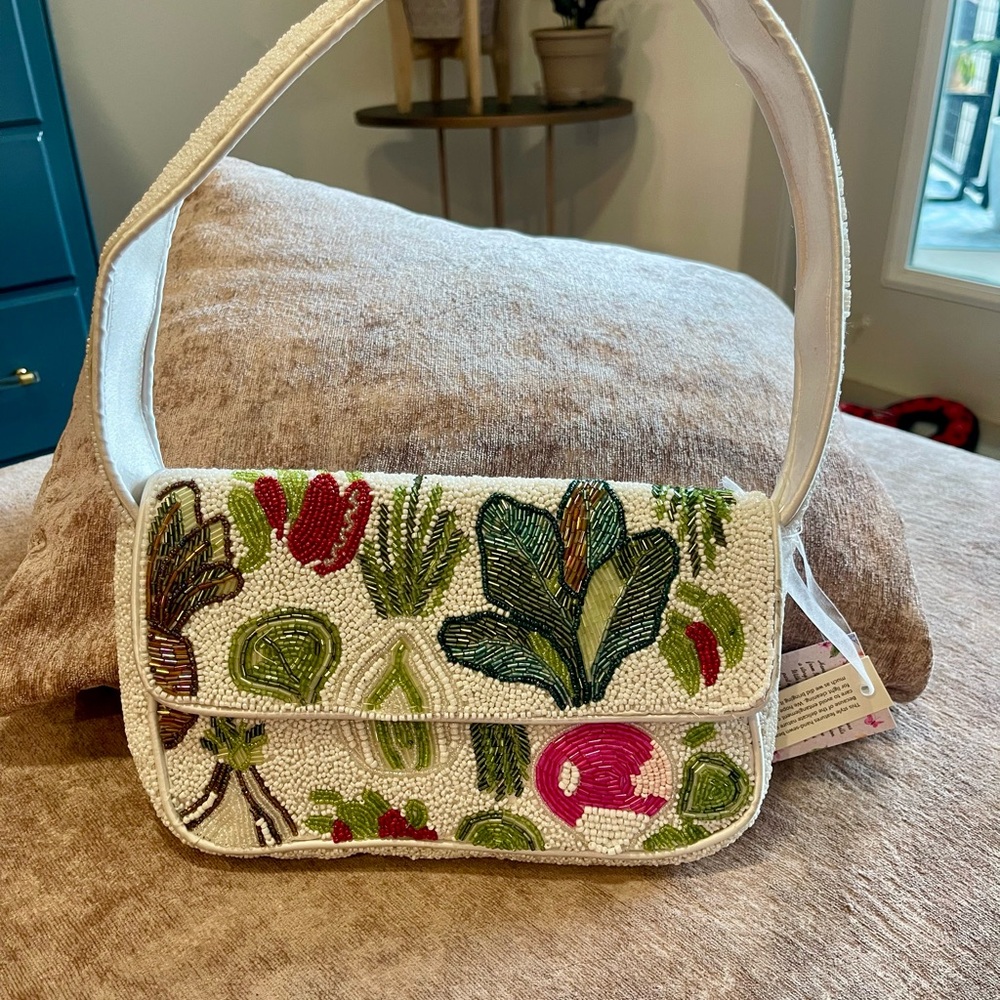 NWT ⚜️🫜🥬⚜️ Viral America & Beyond Beaded Vegetable and Radish Bag